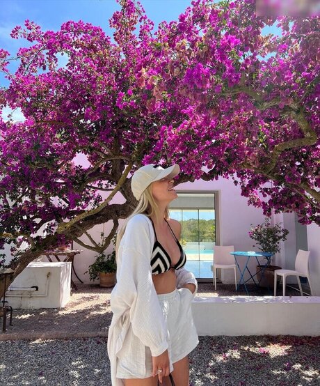 Dagi Bee onlyfans leaked tits