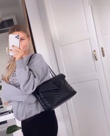 Dagi Bee onlyfans model