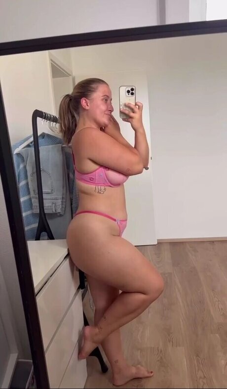 endlich zufrieden onlyfans model photos