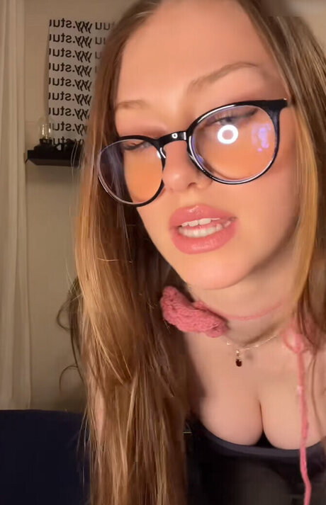 Yana Clare onlyfans nude pics