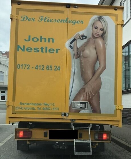 Werbungen naked onlyfans