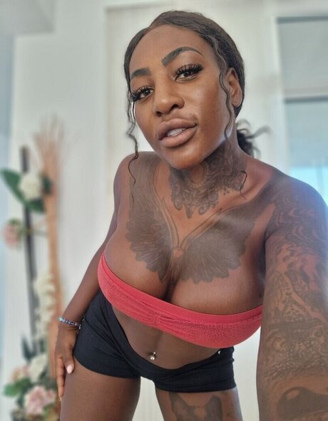 Josy Black nude porn onlyfans