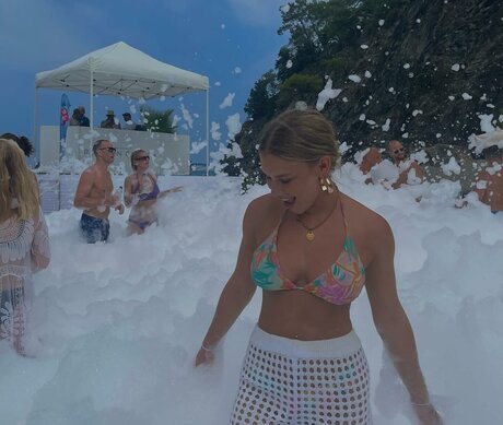 celinajoyy onlyfans pic