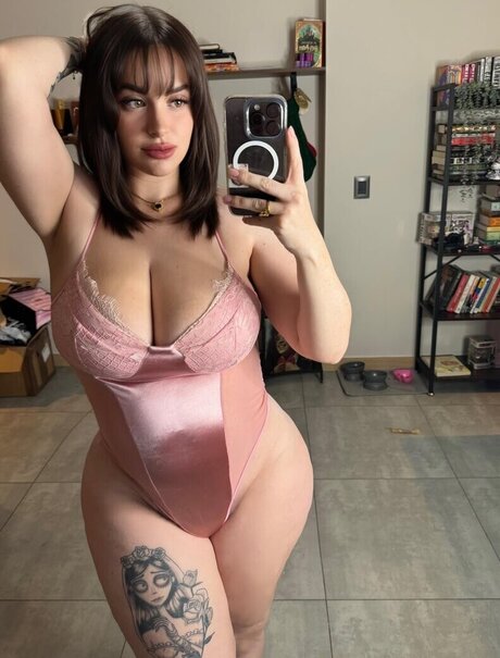 Lea Stays Peachy nude leaked onlyfans