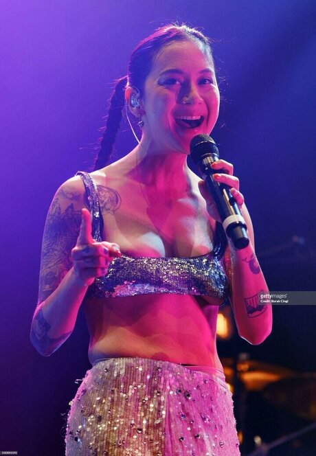 Japanese Breakfast boobs onlyfans