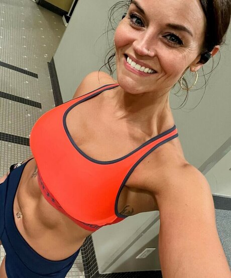 Julie Felton naked only fans