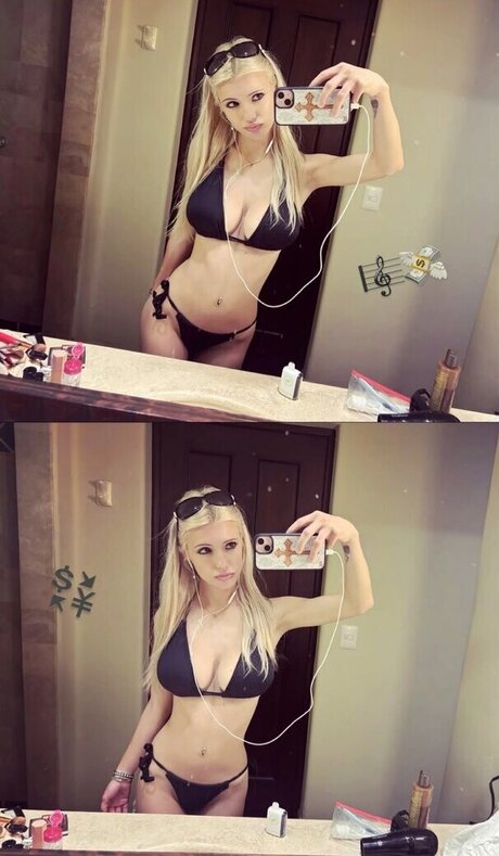 BestBlondiiecb onlyfans nudes leaked