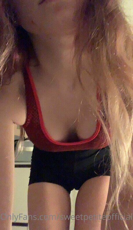 sweetpetiteofficial onlyfans images