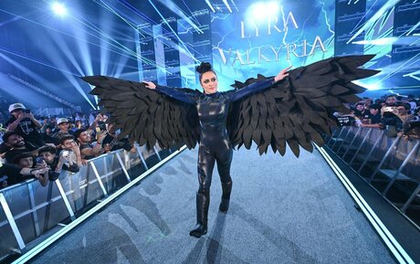 Lyra Valkyria onlyfans model photos