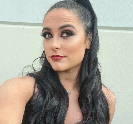 Lyra Valkyria naked leaked onlyfans