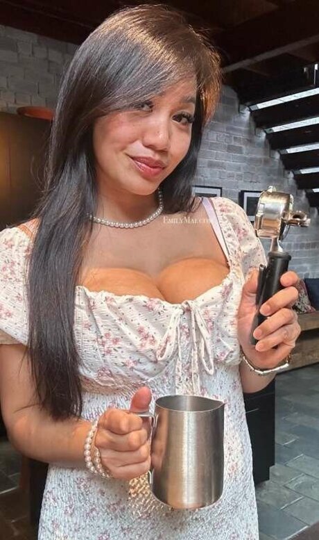 Emily Mai onlyfans lesk