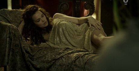 Emilia Sch le onlyfans images