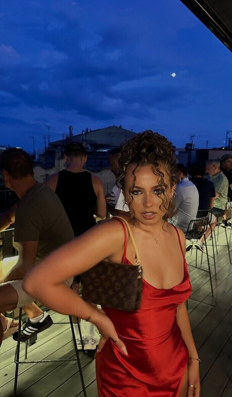 Olivia Alex onlyfans leak ass