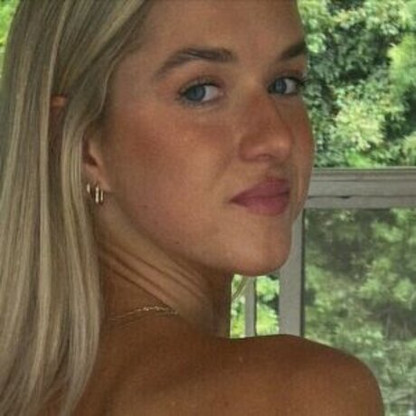 Mia Bowman onlyfans leaks nude