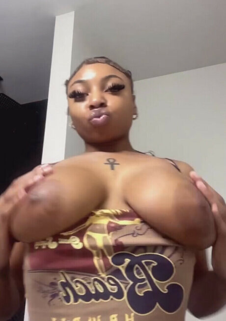 Only1bigni onlyfans fotos