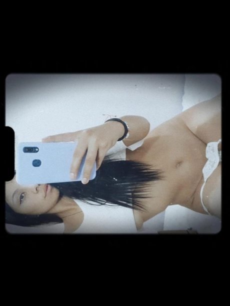 Laura Avila onlyfans pic