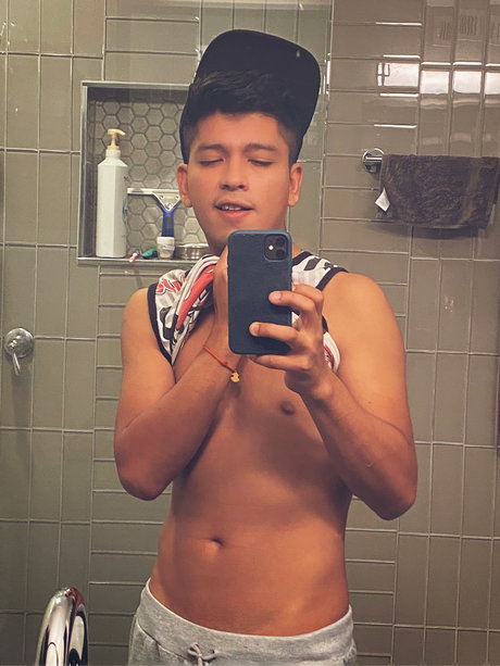 LatinoColombia onlyfans free content