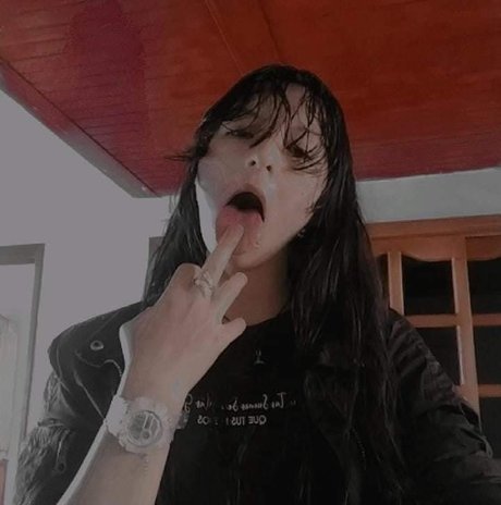 Coraline Jones onlyfans public photos