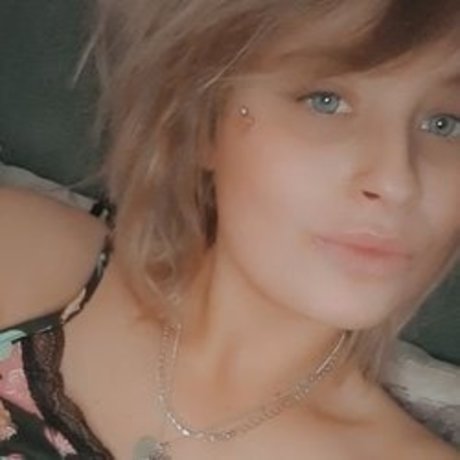 Poppy Walsh onlyfans leak new