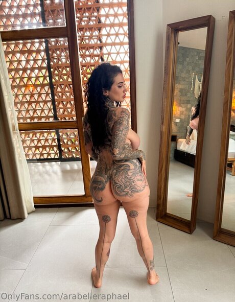 Arabelle Raphael onlyfans explicit content