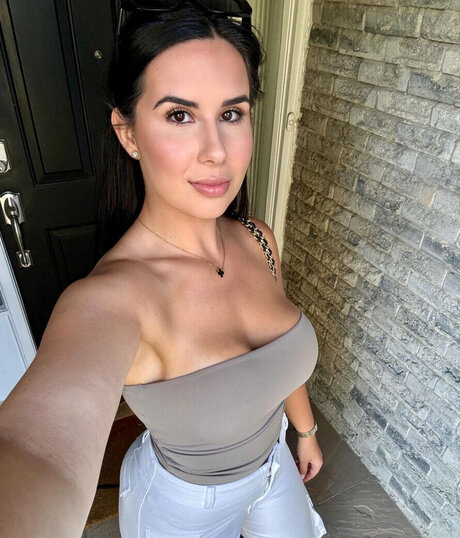 Alexandra Ianculescu onlyfans photos