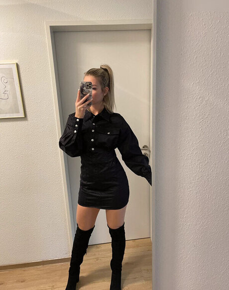 Vinted eBay naked onlyfans