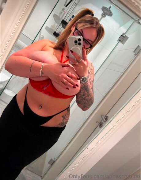 Anna Schmidt hot onlyfans