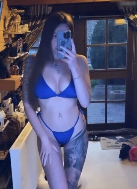 Gina Holly onlyfans model photos