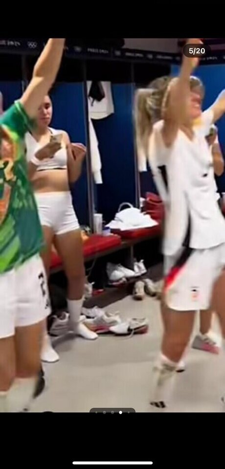 DFB Damen onlyfans strip