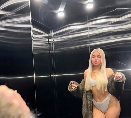 Lina Riccarda onlyfans leak porn