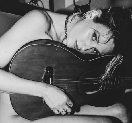 Emily Armstrong onlyfans leaks nude