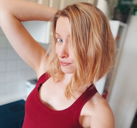 einfachsonina onlyfans model images