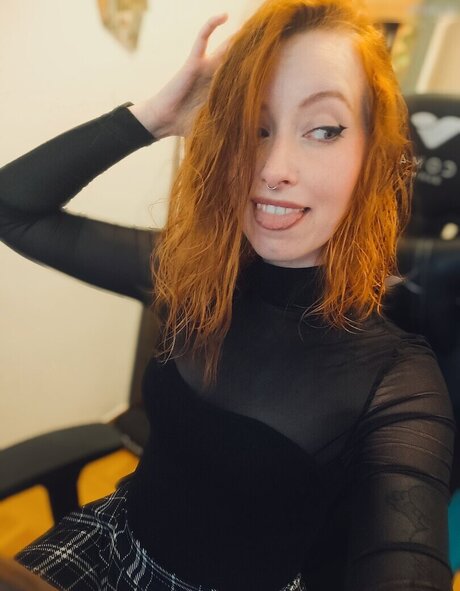 einfachsonina onlyfans model