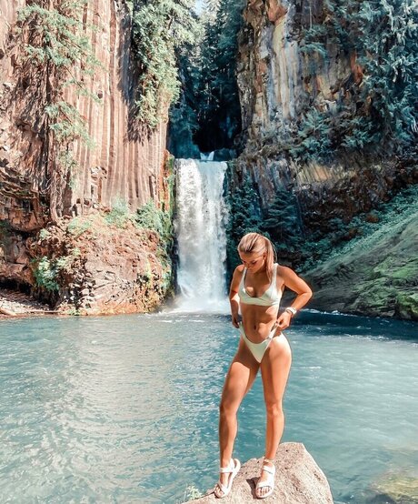 Karyn Best onlyfans strip