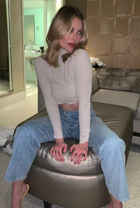 Emily Bishop onlyfans x