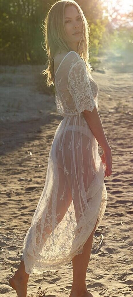 Emily Bishop ass onlyfans