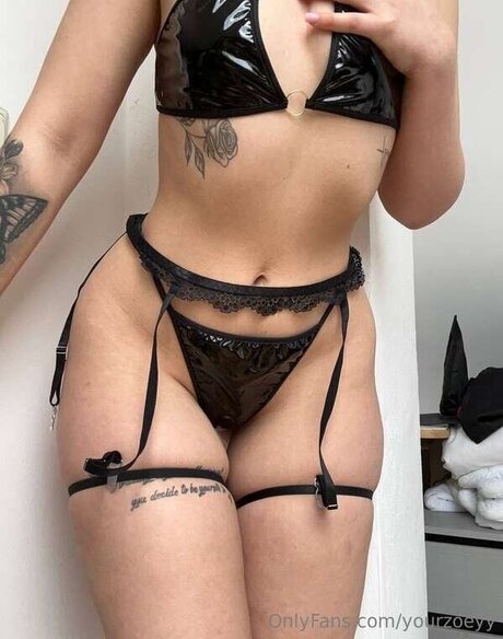 yourzoeyy nude onlyfans leaks