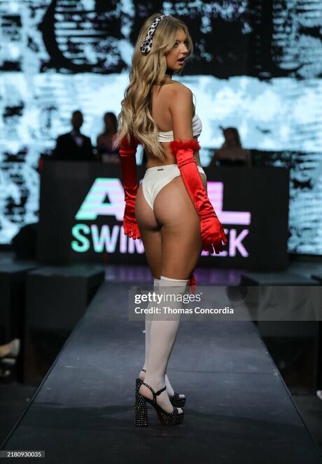 Shae Smolik onlyfans leak