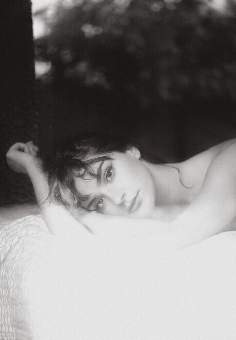 Emeline Faure onlyfans model photos