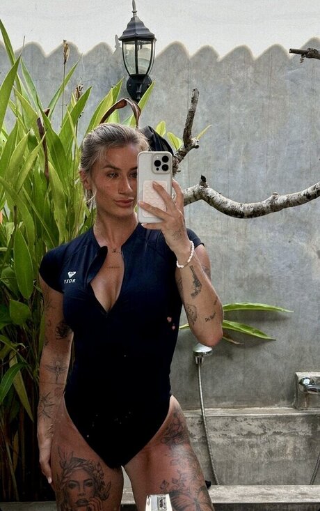 Lenaajoy sex onlyfans