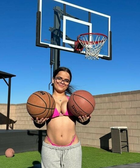 Meg Banks onlyfans content type