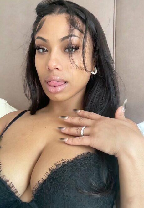 ayisha mia onlyfans leaks.
