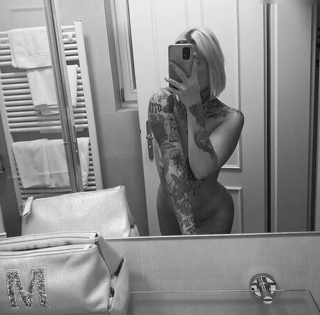 Typischblonnd nsfw onlyfans