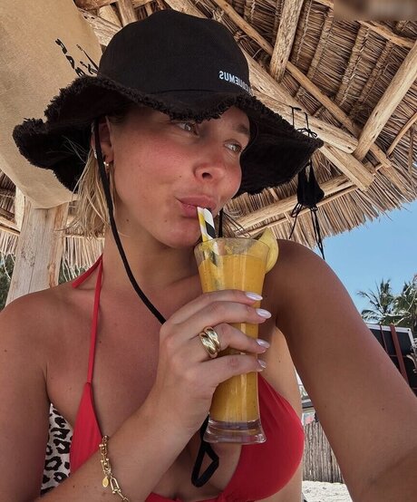 Anna Maria Schimanski tits onlyfans