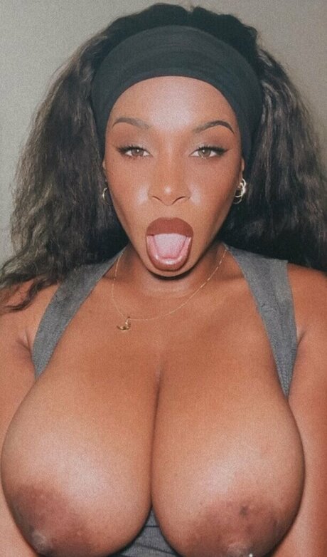 Leila Blake onlyfans nude