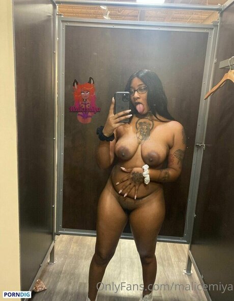Malice Miya onlyfans nude pictures