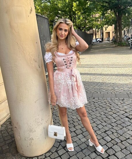 Vanessa Wende onlyfans images