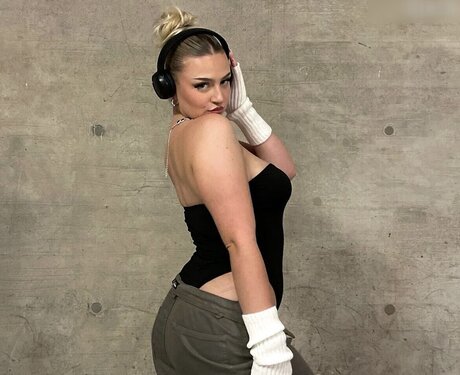 Michelle Knaub onlyfans hot