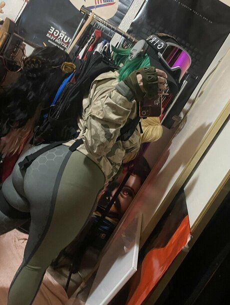 Quartercupflour onlyfans creator