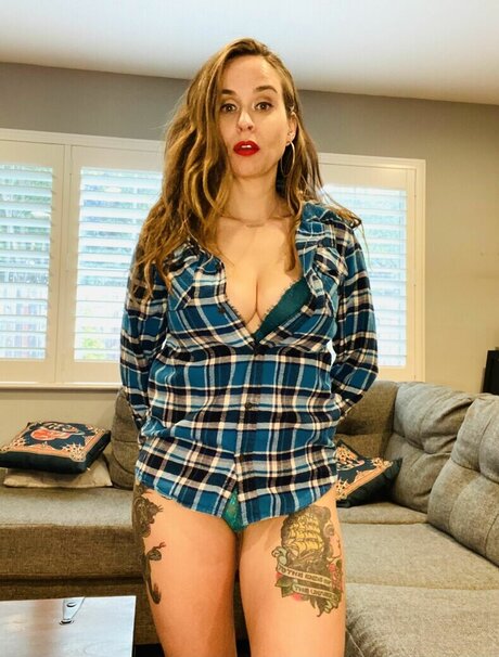 BellaSuede porn onlyfans leak